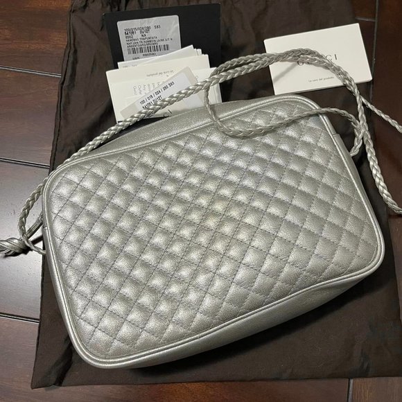 ❌SOLD❌ EUC Authentic Gucci Trapuntata Quilted Silver Crossbody Camera Bag - Picture 5 of 8